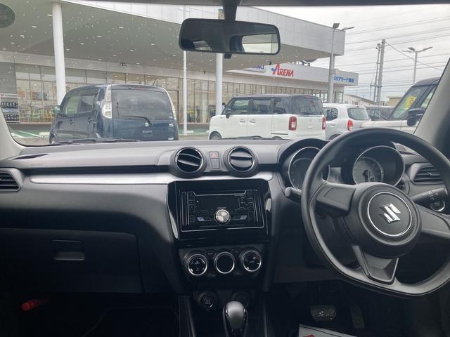 ワイドな視界を確保して、運転しやすいインパネデザインです。各種操作類は適切な位置にあり疲労を軽減します