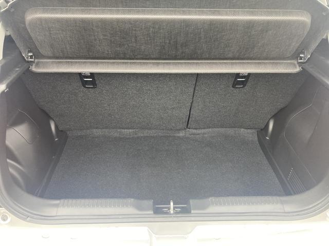 間口が広く荷物の出し入れがしやすいです。