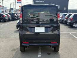 【店舗内設備】商談ルームにはキッズルームなど完備しております。お子様連れのお客様でもごゆっくりお車をお選びいただけます。くじ引きなどのイベントも定期開催いたしますのでお子様もお楽しみいただけます。