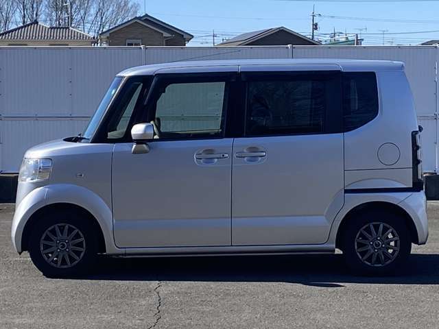 左側パワースライドドア装備