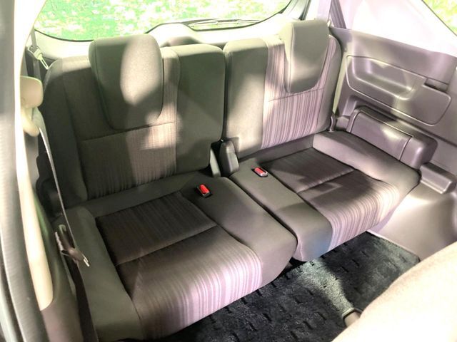 3列目シートはもちろん状態良好☆大人でもゆったりと座って頂けますので、大人数でのお出かけもラクラクです♪ご家族で、気の知れた仲間で、ドライブに行くのが楽しみですね♪