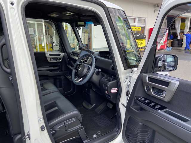 お見積りはもちろんお車の状態、装備、ご購入方法、追加で見たい写真などありましたら、お気軽に【在庫確認・見積依頼】ボタンや【0066-9711-554167】をご利用ください。どちらも無料♪♪