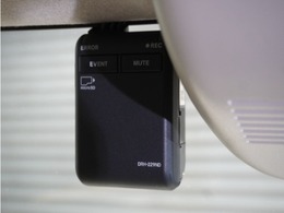 【ドライブレコーダー】万が一のときにしっかりと証拠を残しましょう！旅の思い出をドライブ映像としても残せます！　わずかなご負担で最新機種の装着も可能です。お気軽にお申し付けください。