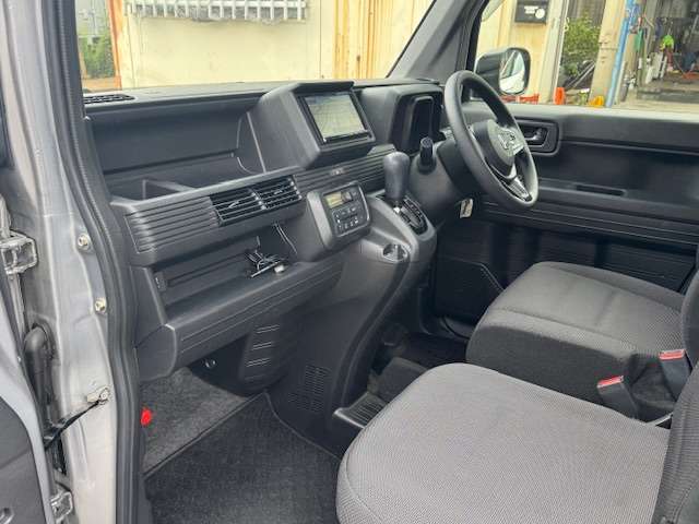 弊社販売車両は、全車【1か月】または【1,000km】の保証つきでの販売でございます！なにか不具合やトラブル等ございましたらいつでもご連絡くださいませ！