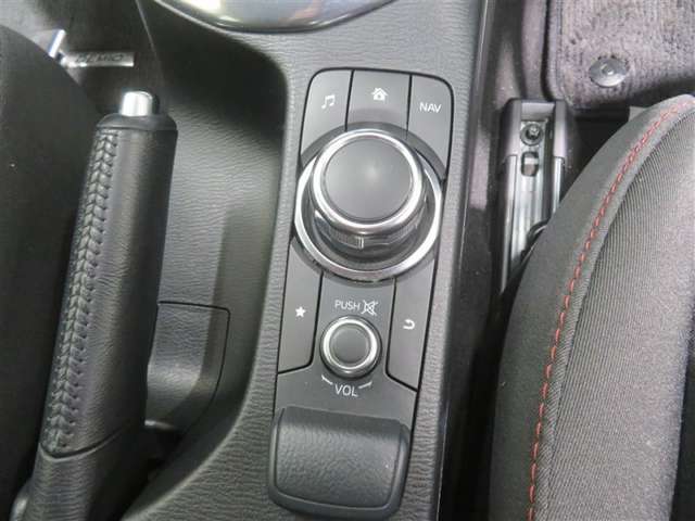 ご購入後の点検整備もカーロッツ浜松にお任せください！ 安心・便利なクイック車検も大好評実施中です♪ さらに定期メンテナンスや修理・鈑金、パーツお取付等のご用命も随時承っております。