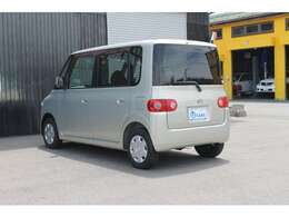 走行距離の少ないタント4WDです。