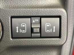【両側パワースライドドア】スマートキーや運転席のスイッチで後席両側スライドドアの開閉が可能♪電動だから力を入れてドアを開ける必要が無く、小さなお子様でも簡単に開け閉めでき快適です♪