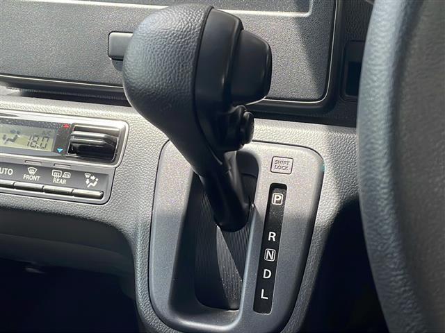 気になる車はすぐにお問い合わせください！右のカーセンサー専用無料ダイヤルから、専門スタッフがお車のご質問にお答えいたします！