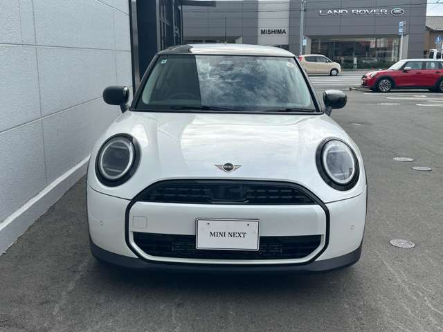 ボディーカラーは、ナノクホワイトとなります！