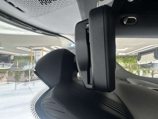 ETC2.0一体型の自動防眩機能付きバックミラー！後続車のヘッドライトの眩しさを自動で軽減してくれます！