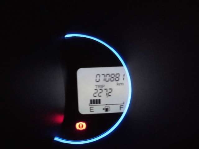 当社工場です。専門スタッフによる整備＆カスタムで安心！！セダン＆1BOXカーを中心に展示中です！！