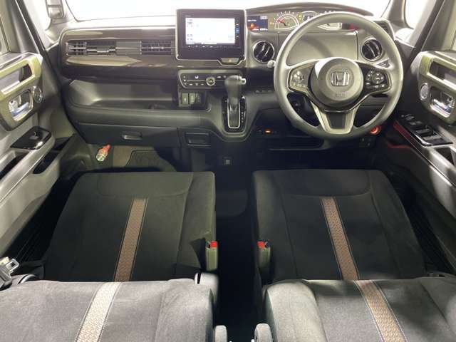 【インパネ全体】全方位で視界が広く、高い目線で運転もしやすいです！