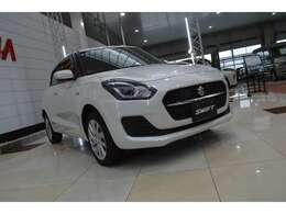 走行26,000キロの内外装、機関共とても良好なピュアホワイトパールです