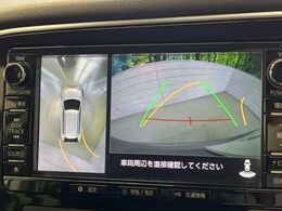 【マルチアラウンドモニター】専用のカメラにより、上から見下ろしたような視点で360度クルマの周囲を確認することができます☆死角部分も確認しやすく、狭い場所での切り返しや駐車もスムーズに行えます。