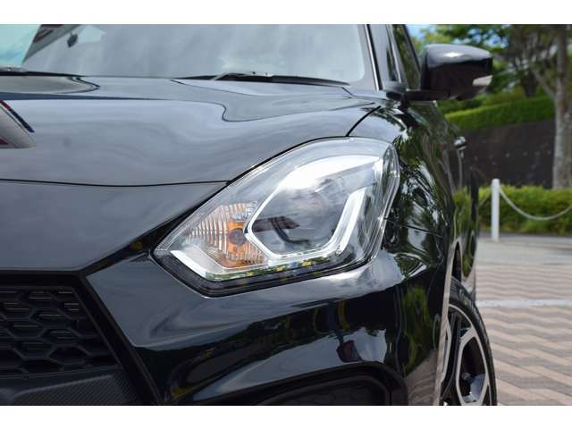 ●当店では全車AIS査定（第3者）を実施しており、AIS評価基準に基づき車両品質を評価点によって表します。評価を分かりやすくするため段階評価で表しています。