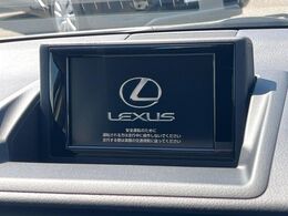 【純正ナビ】人気の純正ナビを装備。オーディオ機能も充実しており、Bluetooth接続すればお持ちのスマホやMP3プレイヤーの音楽を再生可能！毎日の運転がさらに楽しくなります！！
