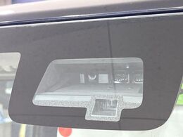 【スズキ　セーフティサポート】走行中に前方の車両等を認識し、衝突しそうな時は警報とブレーキで衝突回避と被害軽減をアシスト。より安全にドライブをお楽しみいただけます。