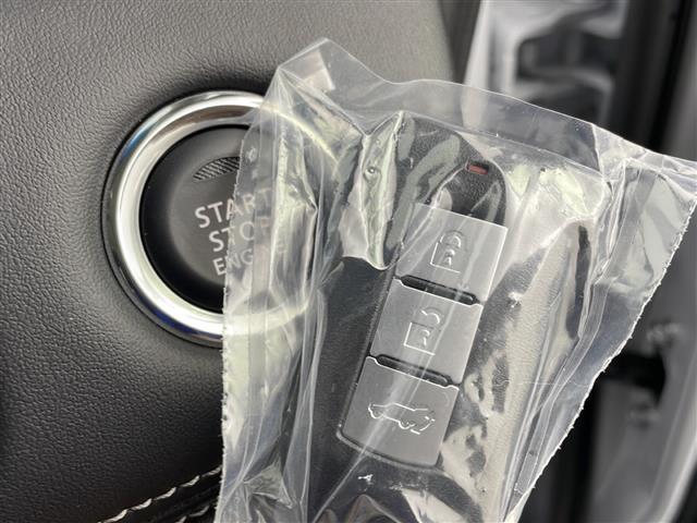 【付属品】このクルマ限定で使える装備品が付いています！使い方などはぜひ実際に店舗にお越しいただき、専門スタッフにお尋ねください！