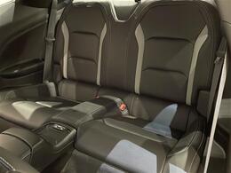 【後部座席】コンセプトは【五感で較べる】。お気軽にスタッフにお尋ね下さい！店舗にて現車の確認もいただけますので、お電話で在庫のご確認の上是非ご来店ください。