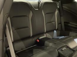 【後部座席】コンセプトは【五感で較べる】。お気軽にスタッフにお尋ね下さい！店舗にて現車の確認もいただけますので、お電話で在庫のご確認の上是非ご来店ください。