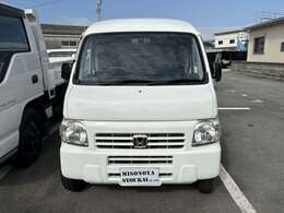 当社は全車、納車前に法定点検を実施し、記録簿を発行させていただいております。