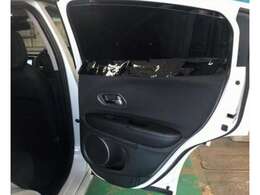 【大切な釣り具を守る】紫外線から守る、盗難防止で見えにくくするスモークフィルム施工できます。濃さも数種類お選びいただけます。オプションで38.500円