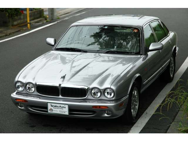 ジャガーのコンセプトは本来しなやかに姿勢を崩さず早く走れる事です、田名部自動車はジャガー本来の乗り味に仕上げて整備後に納車致します。