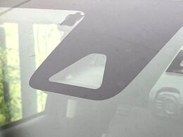 【トヨタセーフティセンス】走行中に前方の車両等を認識し、衝突しそうな時は警報とブレーキで衝突回避と被害軽減をアシスト。より安全にドライブをお楽しみいただけます。