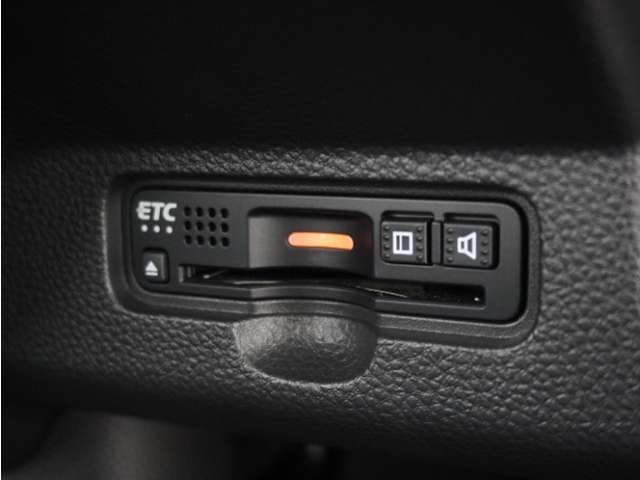 今や必需品の◆ETC車載器　装備車◆　有料道路を利用する際にスムースに通過でき、わずらわしい料金支払いから開放されます！