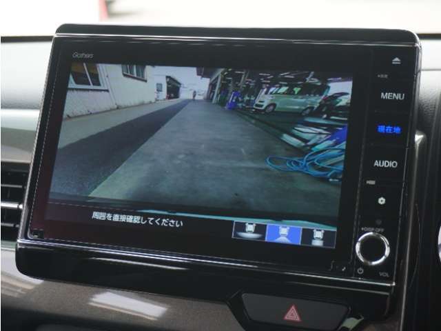 ◆バックカメラ◆リバースにするだけで映ります、後方の安全確認や、狭い駐車場での車庫入れ、雨の日や夜間など視界の悪い時に便利です！安全にバックする為には欠かせない装備です。