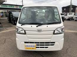 暗闇でも前方をくっきりと照らしてくれるライトです。夜の運転でも安心ですね。