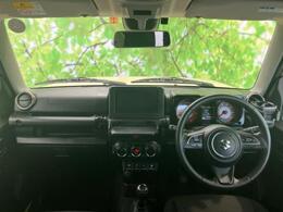 「この車の写真をもっと見たい」「状態が気になる」「この装備はついている？」どんな小さな疑問でもお気軽にお問い合わせください！