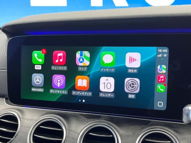 ●Apple　Car　Play：スマホとの有線接続で、ナビ・オーディオ再生などスマホのアプリ機能が画面でも使える便利機能です！