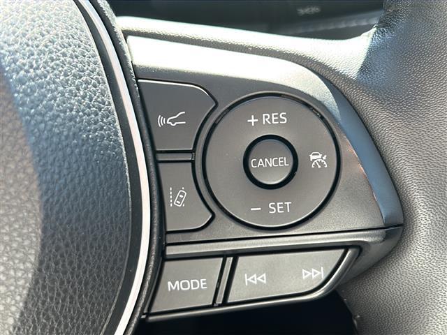 気になる車はすぐにお問い合わせください！画面右側の0066から始まる無料ダイヤルからお問い合わせ下さい！専門スタッフがお車のご質問にお答えいたします！