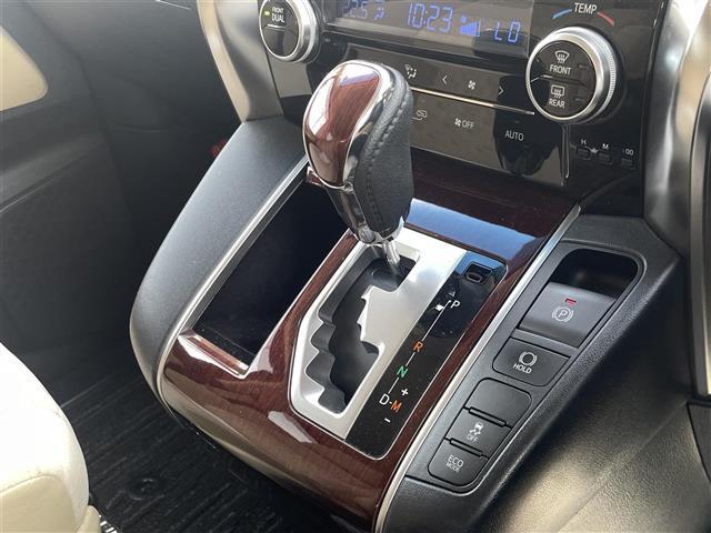 ◆内装の除菌消臭◆内装仕上げのクオリティも自信があります！車内の細菌やカビを除去しニオイの元となる菌の抑制。様々な物質に直接反応して酸化・分解します！納車前クリーニングの人気の一つです！