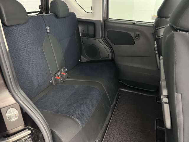 車内はルームクリーニングを実施済みです！綺麗な状態ですので、お気軽にご来店くださいね！