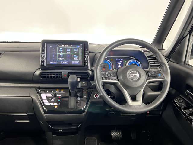 車内はルームクリーニングを実施済みです！綺麗な状態ですので、お気軽にご来店くださいね！