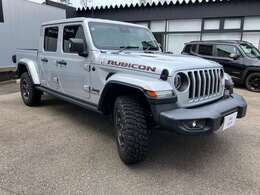 LEDヘッドライト・フォグランプ搭載で夜道も明るく照らしてくれます！