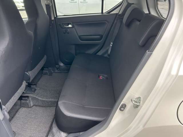 こちらの車両は掲載一例ですのでお客様のお好みのグレード・カラー・オプションがお選び頂けます♪内外装に装着されているオプションは本体価格には含みませんのでご希望のオプションに関してはお申し付け下さい♪