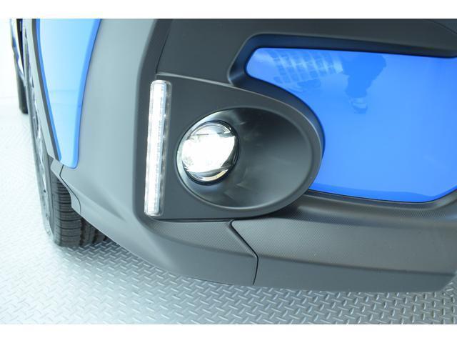 明るいLEDヘッドランプとフロントフォグランプで夜道も安心して走ることが出来ます！