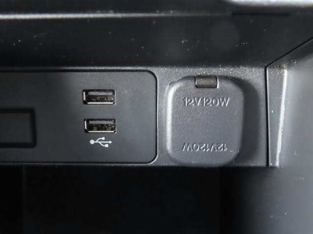 AppleCarPlay＆AndroidAutoを搭載！携帯電話を車両とつなげて音楽を聴いたりマップで目的地などを調べることができますよ♪