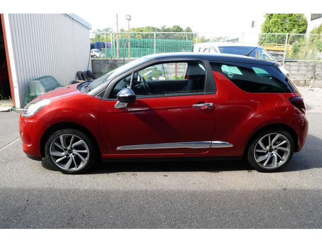 1.2L 3気筒エンジン「EB2」を搭載し、5速オートマチックの組み合わせ