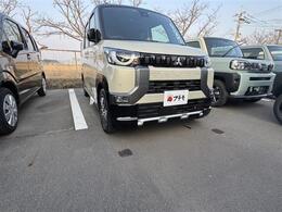 私たちは販売だけのお店では ありません。ご購入後のメンテナンスや車検、もしもの事故の際の対応など、お客様を末永くサポートさせていただくために『近隣のお客様限定』でお車をご案内させていただいております。
