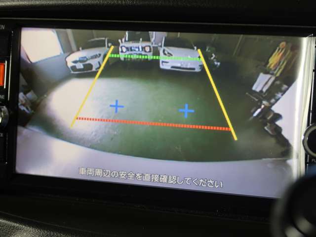 バックカメラ付きなので、駐車も安心ですよ♪