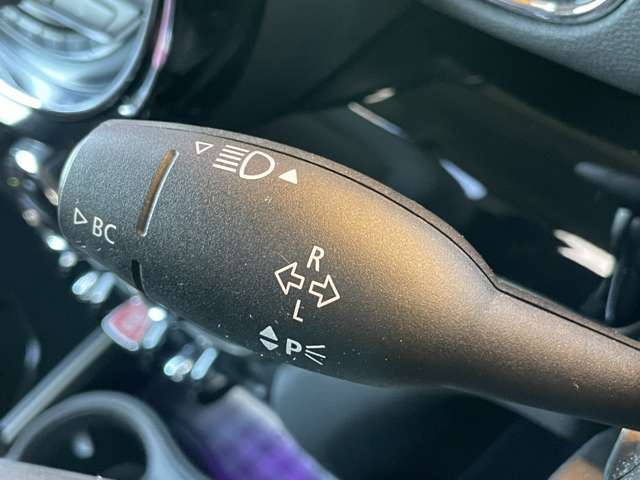 ご来場が難しいお客様でもご安心下さい、店頭在庫でしたらテレビ電話などを使いお車の詳細をご説明させて頂く事も可能でございます。当店スタッフが真心込めてご対応させて頂きます。