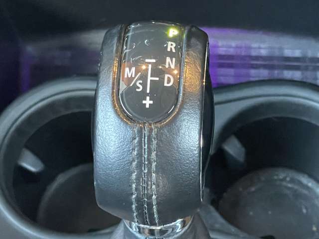 LIBERALAの全国在庫の中から厳選したお車をご提案！お近くの店舗でのご納車可能！その品揃えと品質に驚くこと間違い無し！