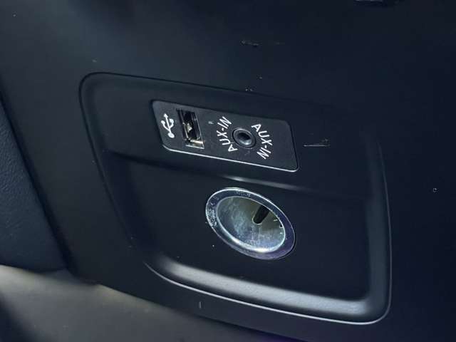 ご来場が難しいお客様でもご安心下さい、店頭在庫でしたらテレビ電話などを使いお車の詳細をご説明させて頂く事も可能でございます。当店スタッフが真心込めてご対応させて頂きます。