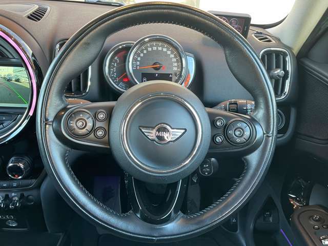 修復歴（事故歴）のある車は販売致しません！※当社基準による調査の結果、修復歴車と判断された車両は一部店舗を除き、販売を行なっておりません。万一、納車時に修復歴があった場合にはご契約の解除等に応じます