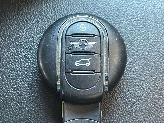 LIBERALAの全国在庫の中から厳選したお車をご提案！お近くの店舗でのご納車可能！その品揃えと品質に驚くこと間違い無し！