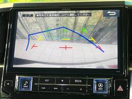 【バックカメラ】駐車時に後方がリアルタイム映像で確認できます。大型商業施設や立体駐車場での駐車時や、夜間のバック時に大活躍！運転スキルに関わらず、今や必須となった装備のひとつです！
